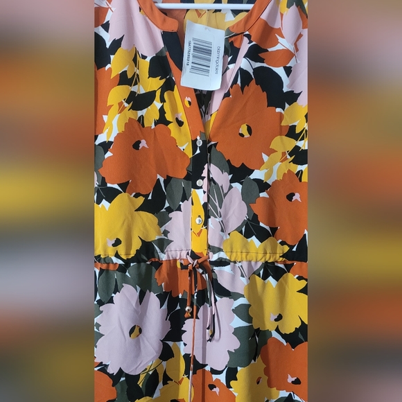 Karl Lagerfeld Paris Women's Floral Printed Button Front Mini Dress - Picture 6 of 7